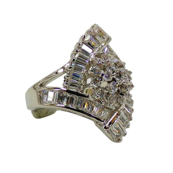 Large clear cubic zirconia stone ring with baguette and round stones Size 8 - Picture 3 of 9